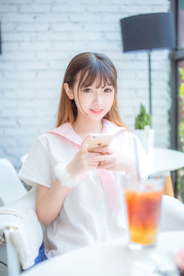 勤奋是一条神奇的线，用它可以串起无数知识的珍珠。——佚名